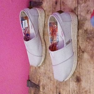 Bob's from Skechers Women's Size 6.5W Taupe Slip On Wedge Espadrille